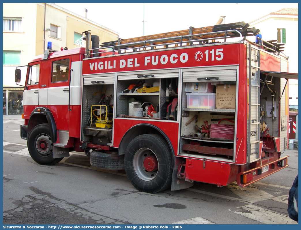 VF 15586
Corpo Nazionale Vigili del Fuoco
Iveco 180-24
Allestitore Baribbi S.p.A.
Parole chiave: Corpo;Nazionale;Vigili del Fuoco;Vigili;Fuoco;AutoPompaSerbatoio;APS;AutoPompa;Iveco;180;180 - 24;180-24;Baribbi