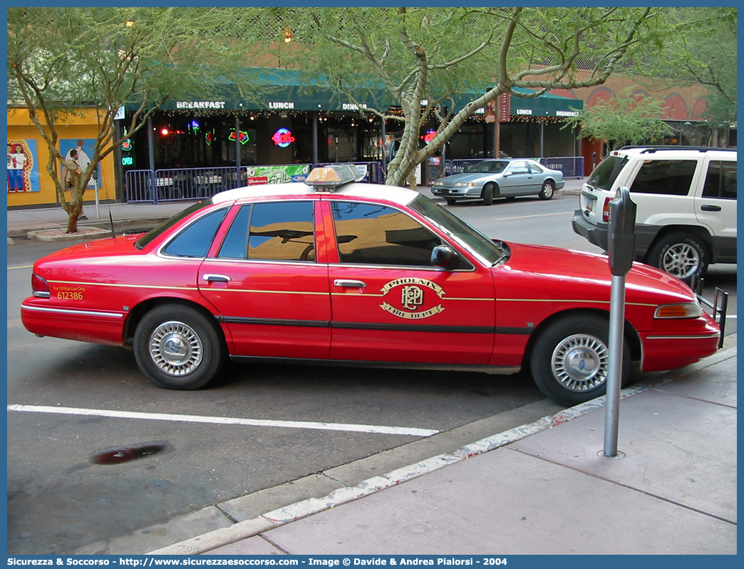 612386
United States of America
Phoenix Fire Department
Ford Crown Victoria
Parole chiave: Phoenix;Fire;Department;Ford;Crown;Victoria