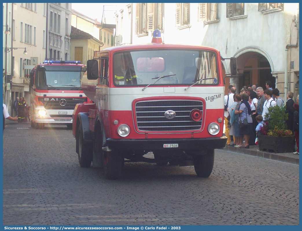 VF 7506
Corpo Nazionale Vigili del Fuoco
OM Tigre
Allestitore Viberti
Parole chiave: Corpo;Nazionale;Vigili del Fuoco;Vigili;Fuoco;ABP;A.B.P.;AutoBottePompa;AutoBotte;OM;Tigre;Viberti