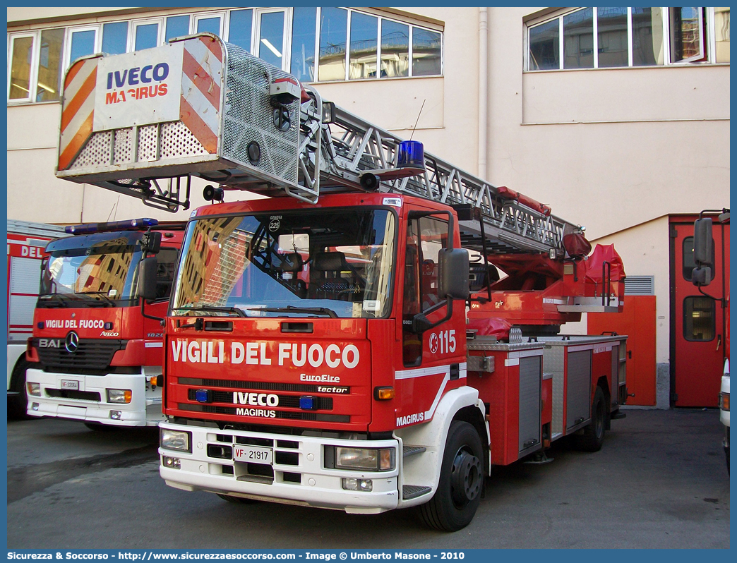 VF 21917
Corpo Nazionale Vigili del Fuoco
Iveco 150E28 EuroFire I serie
Allestitore Magirus
Parole chiave: VVF;V.V.F.;Corpo;Nazionale;Vigili;del;Fuoco;AutoScala;AS;Iveco;150E28;EuroFire;Magirus