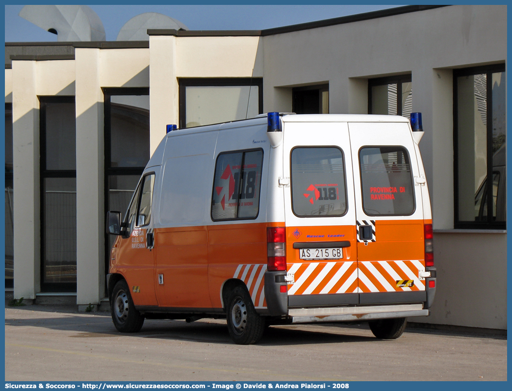 RA 12
118 Romagna Soccorso
Ambito Territoriale di Ravenna
Fiat Ducato II serie
Allestitore Mariani Fratelli S.r.l.
Parole chiave: Fiat;Ducato;118;Romagna;Ravenna;Soccorso;Ambulanza;Autoambulanza;Mariani Fratelli