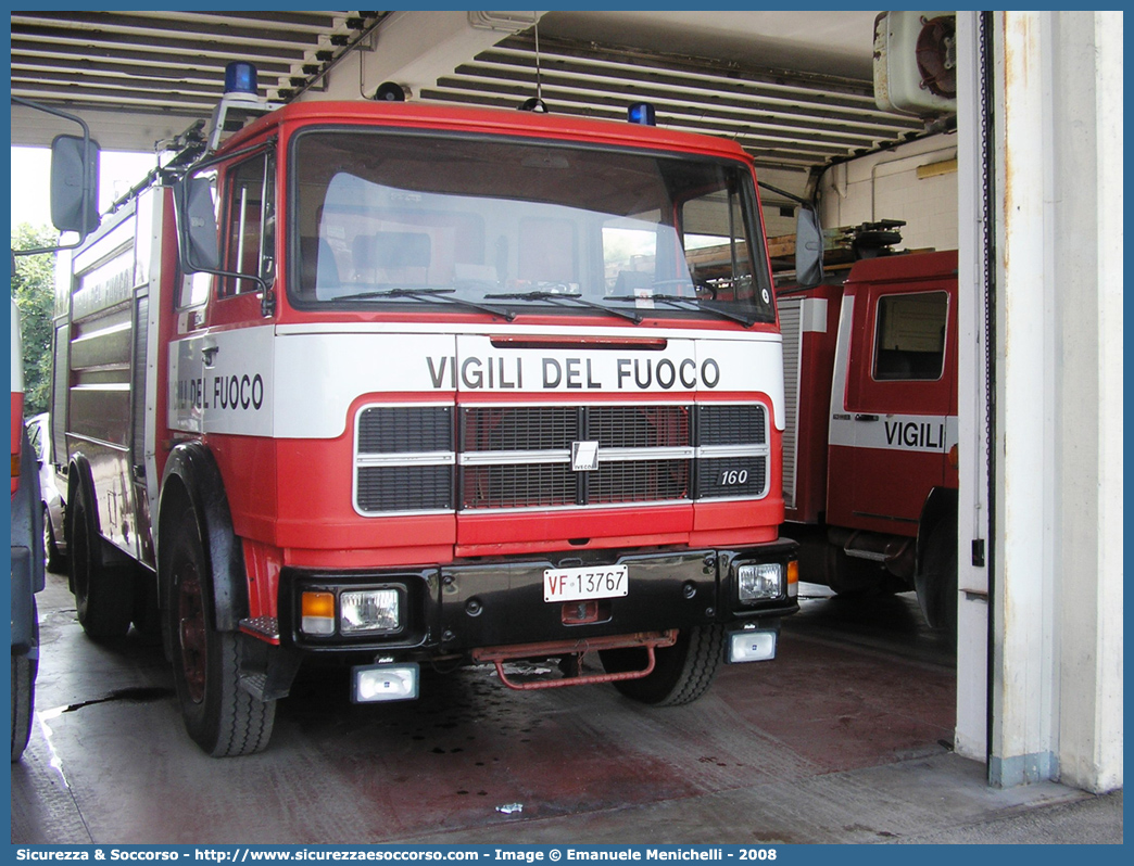 VF 13767
Corpo Nazionale Vigili del Fuoco
Iveco 160NC
Allestitore Baribbi S.p.A.
Parole chiave: VVF;V.V.F.;Corpo;Nazionale;Vigili;del;Fuoco;ABP;A.B.P.;AutoBottePompa;AutoBotte;Fiat;Iveco;160NC;160;NC