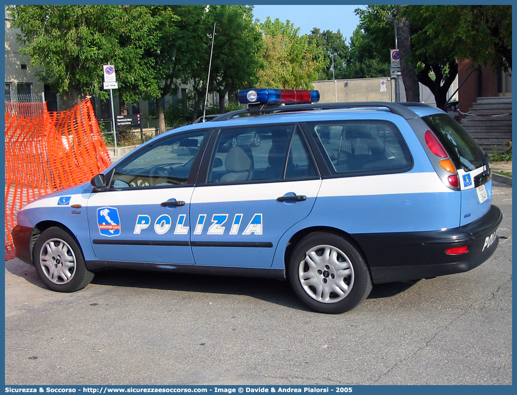 Polizia D9449
Polizia di Stato
Polizia Stradale
Autostrade per l'Italia S.p.A.
Fiat Marea Weekend
Parole chiave: Polizia di Stato;Polizia Stradale;Autostrade per l'Italia S.p.A.;Autostrade S.p.A.;Autostrade;Italia;Fiat;Marea Weekend