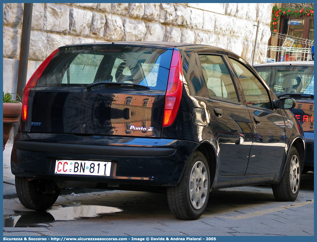 CC BN811
Arma dei Carabinieri
Fiat Punto II serie
Parole chiave: CC;C.C.;Arma;dei;Carabinieri;Fiat;Punto