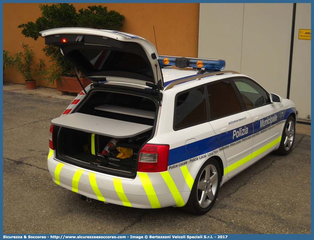 -
Polizia Municipale
Unione Comuni
della Romagna Faentina
Audi A4 Avant II serie
Allestitore Bertazzoni S.r.l.
Parole chiave: Polizia;Locale;Municipale;Unione;Romagna;Faentina;Faenza;Brisighella;Casola Valsenio;Castel Bolognese;Riolo Terme;Solarolo;Audi;A4;Avant;Bertazzoni