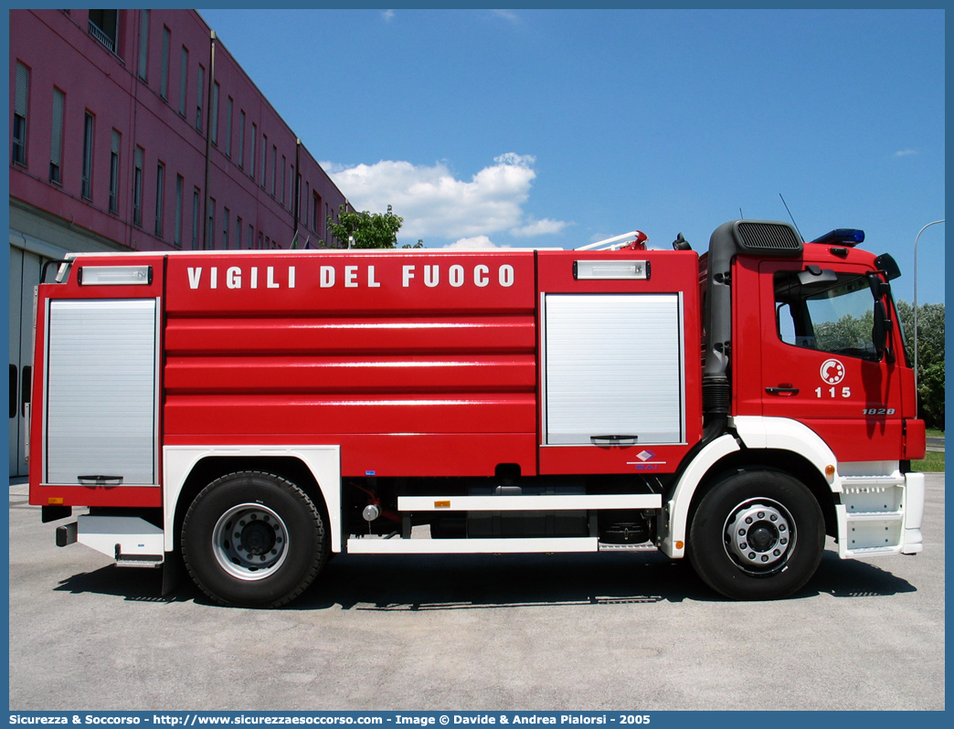 VF 22997
Corpo Nazionale Vigili del Fuoco
Mercedes Benz Atego 1828 I serie restyling
Allestitore BAI S.r.l.
Parole chiave: VVF;V.V.F.;Corpo;Nazionale;Vigili;del;Fuoco;ABP;A.B.P.;AutoBottePompa;AutoBotte;Mercedes Benz;Atego;1828;BAI;B.A.I.