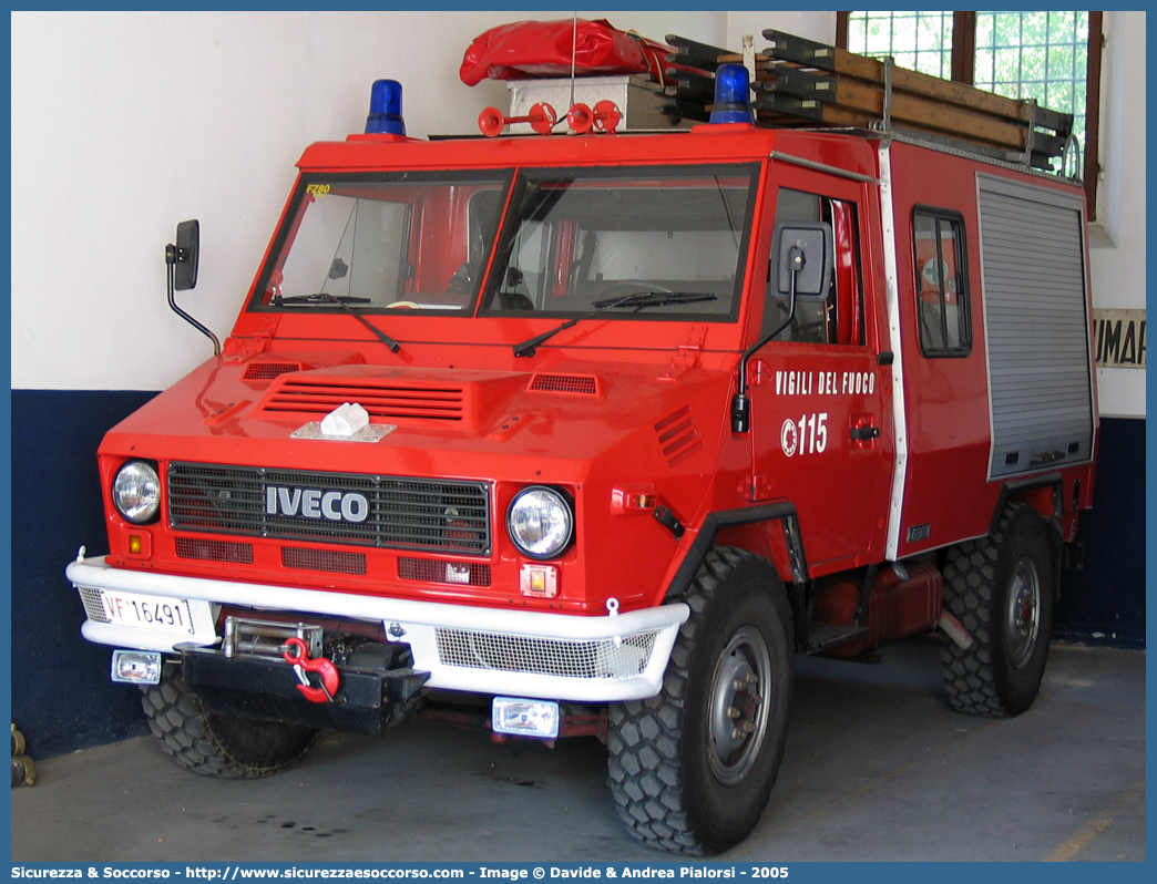 VF 16491
Corpo Nazionale Vigili del Fuoco
Iveco 40-10WM
Allestitore Baribbi S.p.A.
Parole chiave: VF;V.F.;VVF;V.V.F.;Corpo;Nazionale;Vigili;del;Fuoco;Polisoccorso;Iveco;40-10WM;40;10;WM;VM90;VM 90;Magirus