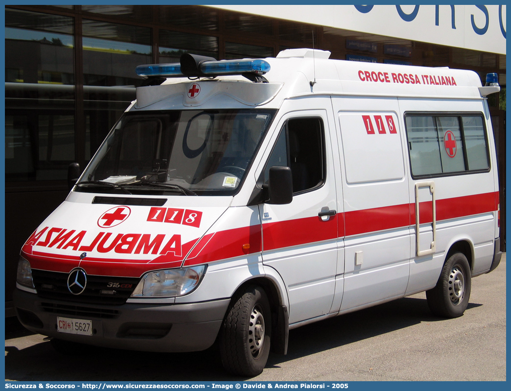 CRI 15627
Croce Rossa Italiana
Ancona
Mercedes Benz Sprinter I serie restyling
Allestitore MAF S.n.c.
Parole chiave: Croce;Rossa;Italiana;CRI;C.R.I.;Ambulanza;Mercedes Benz;Sprinter;Ancona;MAF;M.A.F.;Mariani Alfredo e Figli