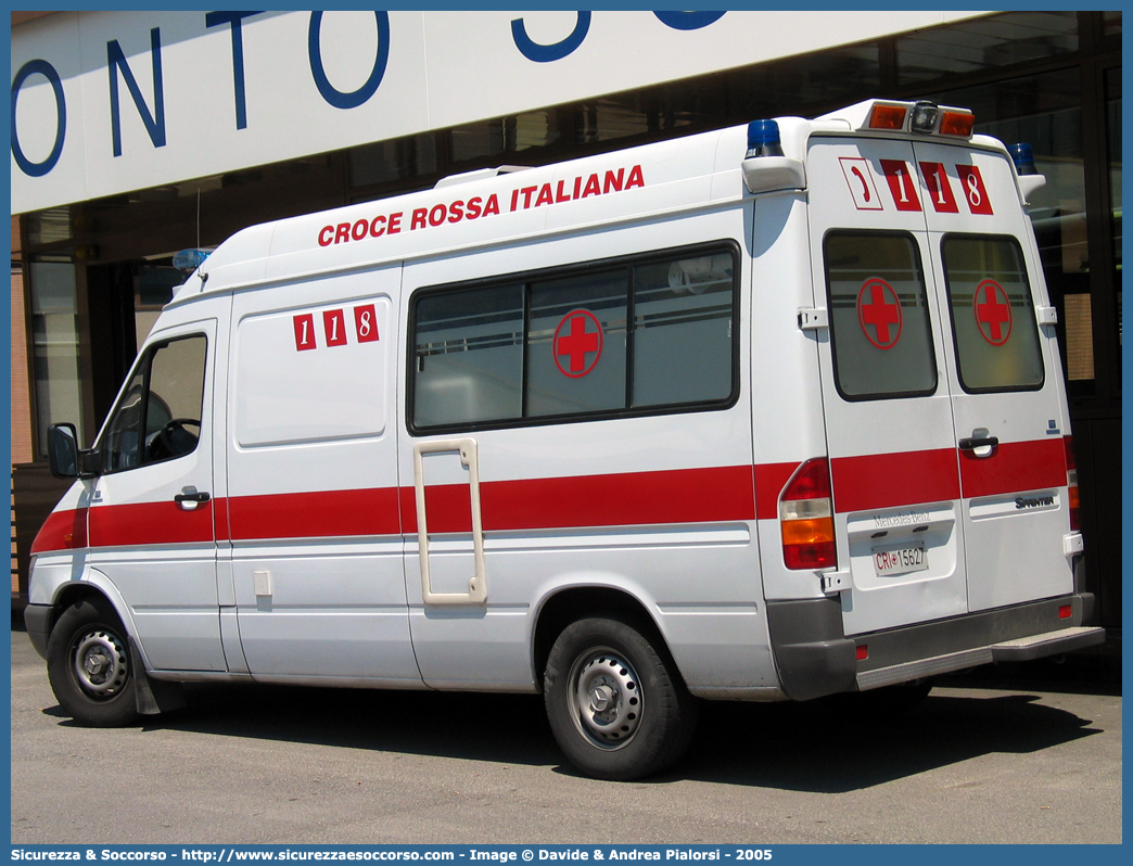 CRI 15627
Croce Rossa Italiana
Ancona
Mercedes Benz Sprinter I serie restyling
Allestitore MAF S.n.c.
Parole chiave: Croce;Rossa;Italiana;CRI;C.R.I.;Ambulanza;Mercedes Benz;Sprinter;Ancona;MAF;M.A.F.;Mariani Alfredo e Figli