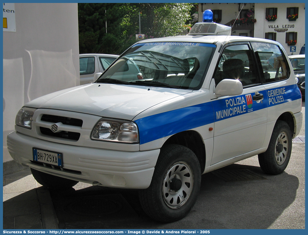 -
Polizia Municipale
Comune di Corvara in Badia
Suzuki Grand Vitara II serie
Parole chiave: Polizia;Locale;Municipale;Corvara in Badia;Suzuki;Grand Vitara