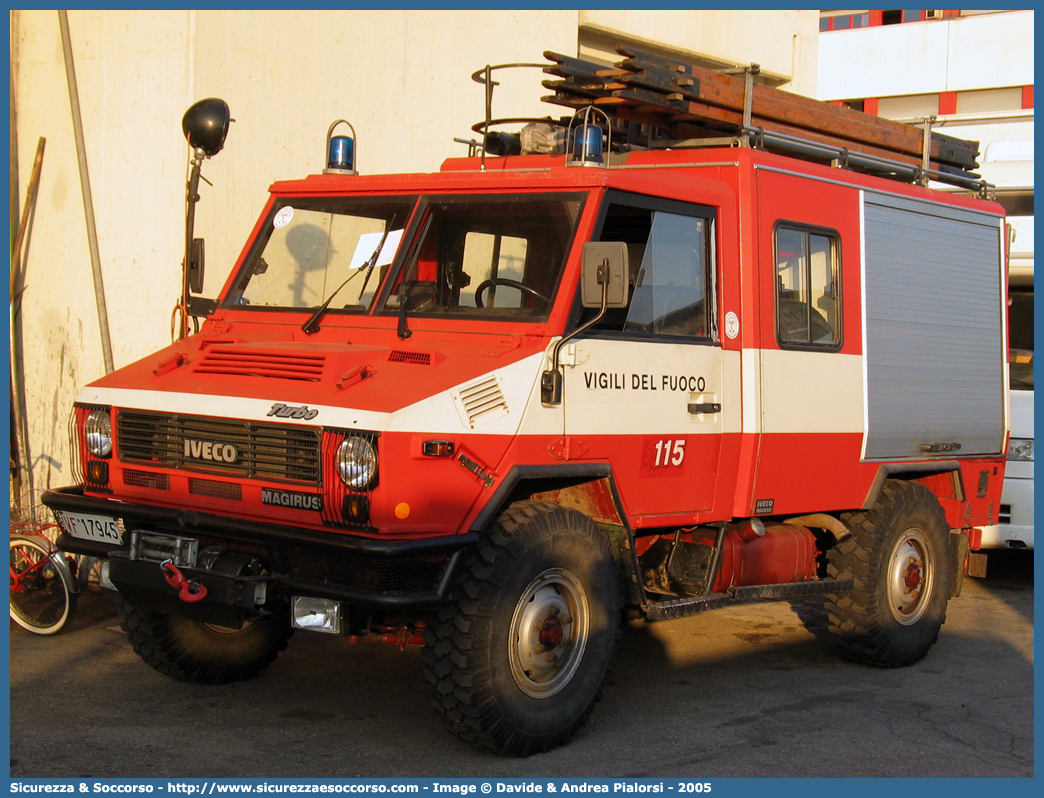 VF 17945
Corpo Nazionale Vigili del Fuoco
Iveco 40-10WM
Allestitore Iveco Magirus
Parole chiave: VF;V.F.;VVF;V.V.F.;Corpo;Nazionale;Vigili;del;Fuoco;Polisoccorso;Iveco;40-10WM;40;10;WM;VM90;VM 90;Magirus