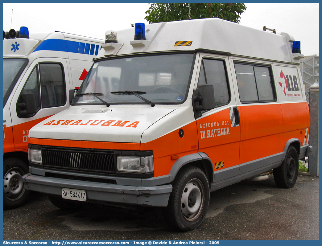 RA 10
118 Romagna Soccorso
Ambito Territoriale di Ravenna
Fiat Ducato I serie restyling
Allestitore Grazia
Parole chiave: 118;Romagna;Ravenna;Soccorso;Ambulanza;Autoambulanza;Fiat;Ducato;Grazia