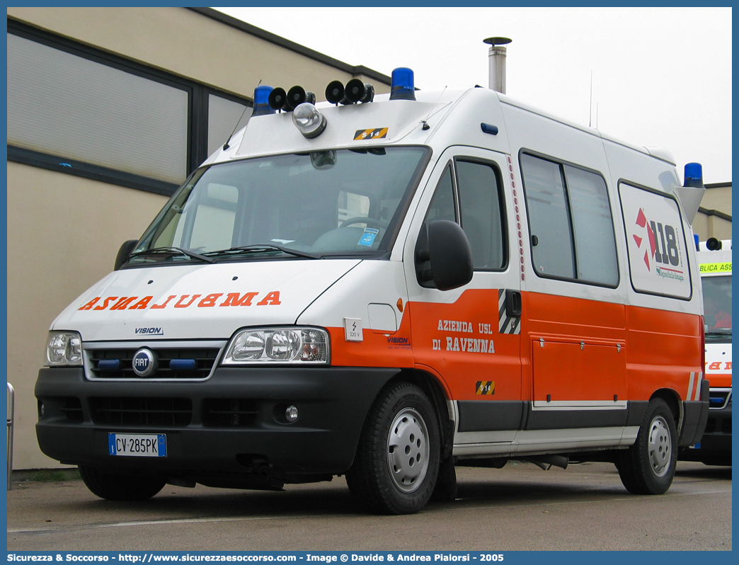 RA 14
118 Romagna Soccorso
Ambito Territoriale di Ravenna
Fiat Ducato II serie restyling
Allestitore Vision S.r.l.
Parole chiave: 118;Romagna;Ravenna;Soccorso;Ambulanza;Autoambulanza;Fiat;Ducato;Vision