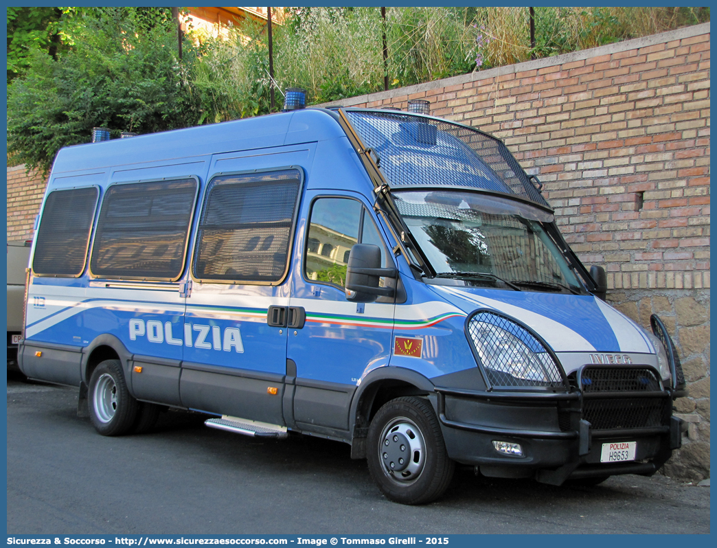 Polizia H9653
Polizia di Stato
Reparto Mobile
Iveco Daily 50C17 V serie
Allestitore Sperotto S.p.A.
Parole chiave: PS;P.S.;Polizia;Polizia di Stato;Reparto Mobile;Ordine Pubblico;Iveco;Daily;Sperotto