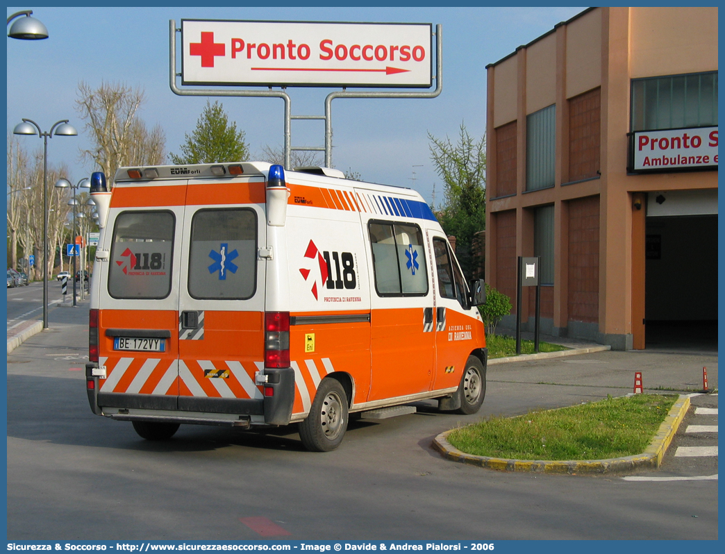 RA 09
118 Romagna Soccorso
Ambito Territoriale di Ravenna
Fiat Ducato II serie
Allestitore EDM S.r.l.
Parole chiave: Fiat;Ducato;118;Romagna;Ravenna;Soccorso;Ambulanza;Autoambulanza;EDM;E.D.M.