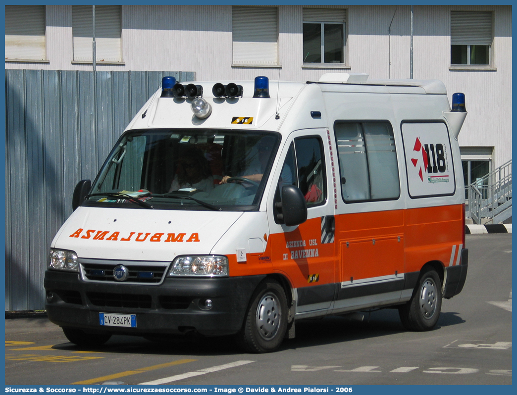 RA 16
118 Romagna Soccorso
Ambito Territoriale di Ravenna
Fiat Ducato II serie restyling
Allestitore Vision S.r.l.
Parole chiave: 118;Romagna;Ravenna;Soccorso;Ambulanza;Autoambulanza;Fiat;Ducato;Vision