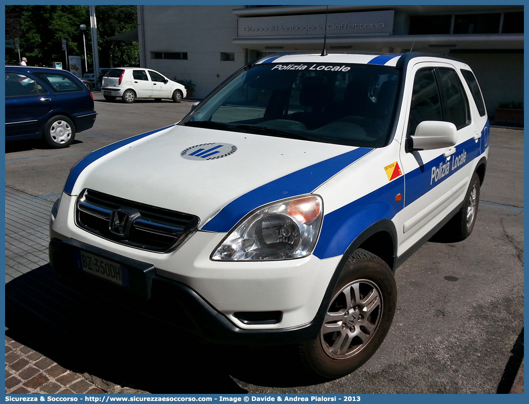 -
Polizia Locale
Comune di Cattolica
Honda CR-V II serie
Parole chiave: Polizia;Locale;Municipale;Cattolica;Honda;CRV;CR-V;C-RV