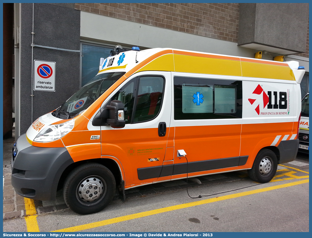 BRAVO 08
118 Romagna Soccorso
Ambito Territoriale di Rimini
Fiat Ducato III serie
Allestitore Boneschi S.r.l.
Parole chiave: 118;Romagna;Soccorso;Rimini;Ambulanza;Autoambulanza;Fiat;Ducato;X250;X 250;Savio;Boneschi