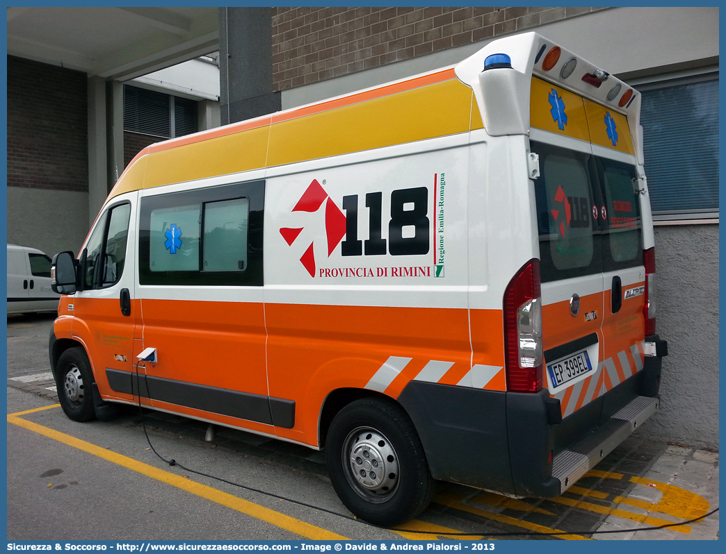 BRAVO 08
118 Romagna Soccorso
Ambito Territoriale di Rimini
Fiat Ducato III serie
Allestitore Boneschi S.r.l.
Parole chiave: 118;Romagna;Soccorso;Rimini;Ambulanza;Autoambulanza;Fiat;Ducato;X250;X 250;Savio;Boneschi