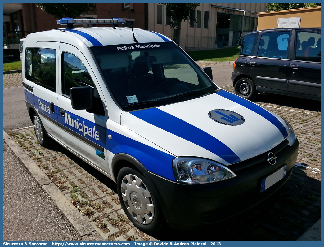 -
Polizia Municipale
Comune di Riccione
Opel Combo III serie
Parole chiave: Polizia;Municipale;Locale;Riccione;Opel;Combo