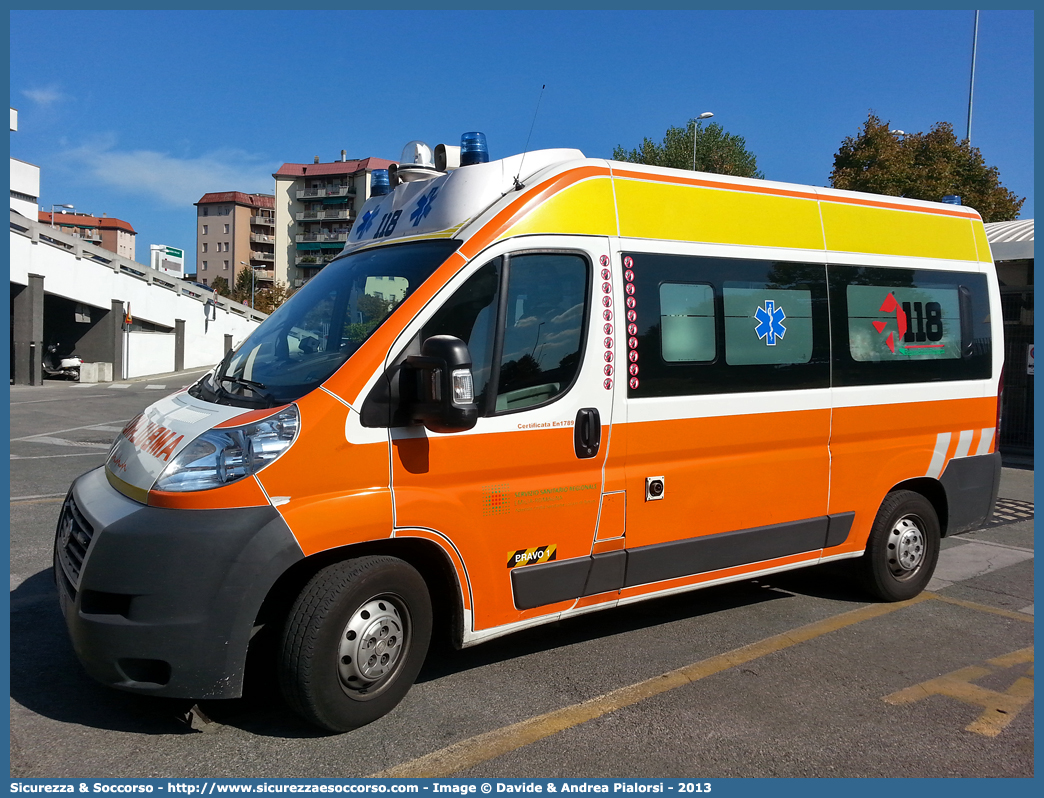 BRAVO 01
118 Romagna Soccorso
Ambito Territoriale di Rimini
Fiat Ducato III serie
Allestitore FAST S.r.l.
Parole chiave: 118;Romagna;Soccorso;Rimini;Ambulanza;Autoambulanza;Fiat;Ducato;X250;X 250;FAST;F.A.S.T.