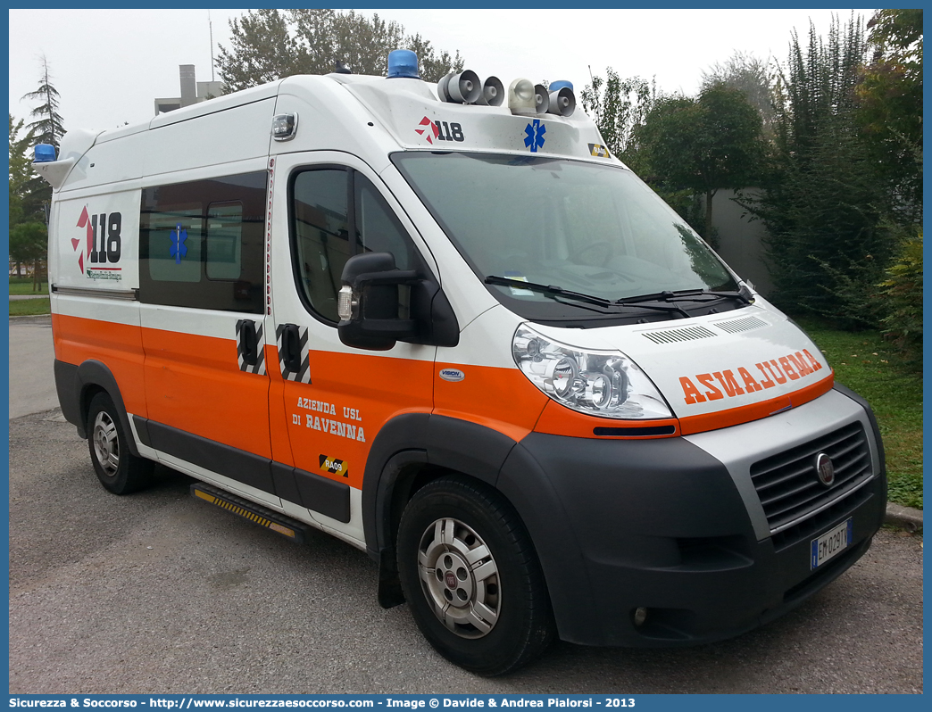 RA 09
118 Romagna Soccorso
Ambito Territoriale di Ravenna
Fiat Ducato III serie
Allestitore Vision S.r.l.
Parole chiave: Fiat;Ducato;X250;118;Romagna;Ravenna;Soccorso;Ambulanza;Autoambulanza;Vision