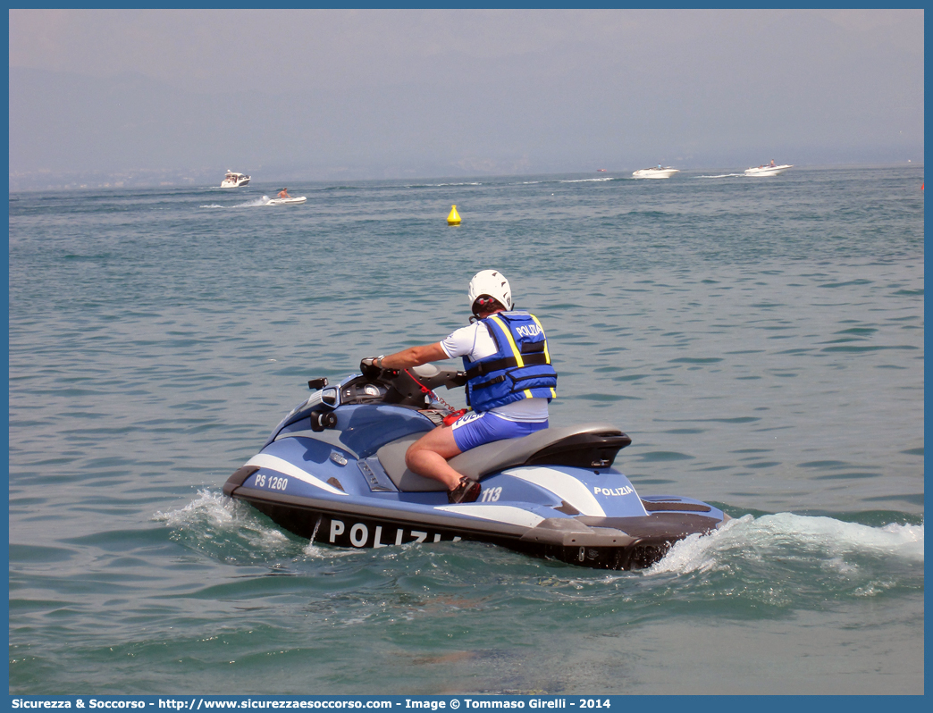 PS 1260
Polizia di Stato
Polizia del Mare
Yamaha SeaDoo
Parole chiave: PS;P.S.;Polizia di Stato;Polizia;Polizia del Mare;Seadoo;Yamaha;1260