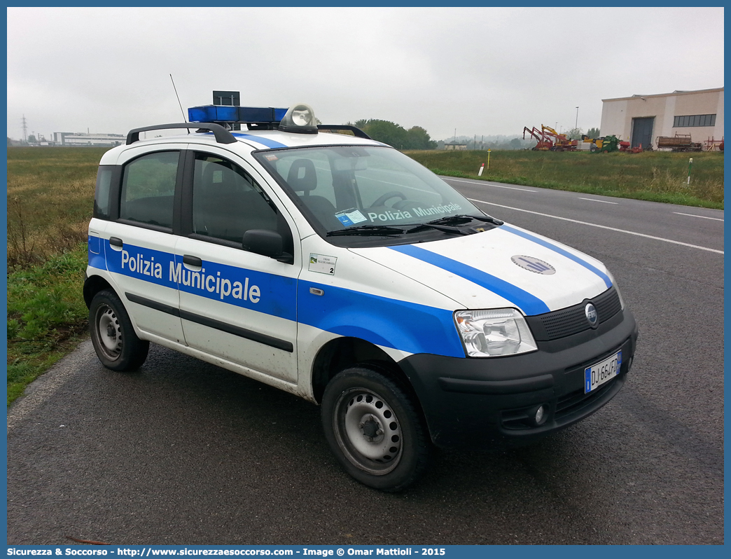 -
Polizia Municipale
Unione Comuni Valle del Samoggia
Fiat Nuova Panda 4x4 II serie
Parole chiave: Polizia;Locale;Municipale;Valle del Samoggia;Bazzano;Castello di Serravalle;Crespellano;Monteveglio;Savigno;Fiat;Nuova Panda;4x4;4 x 4