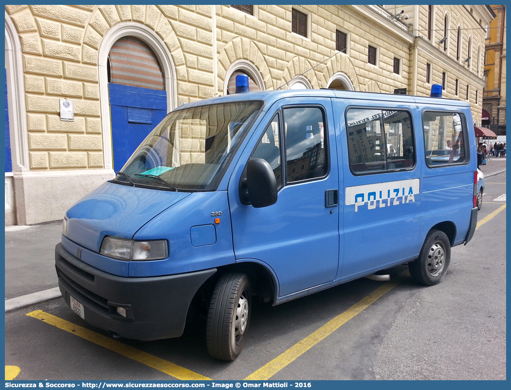 Polizia E1622
Polizia di Stato
Polizia Ferroviaria
Fiat Ducato II serie
Parole chiave: Polizia;Stato;Polizia di Stato;Ferroviaria;Polfer;Fiat;Ducato;E1622