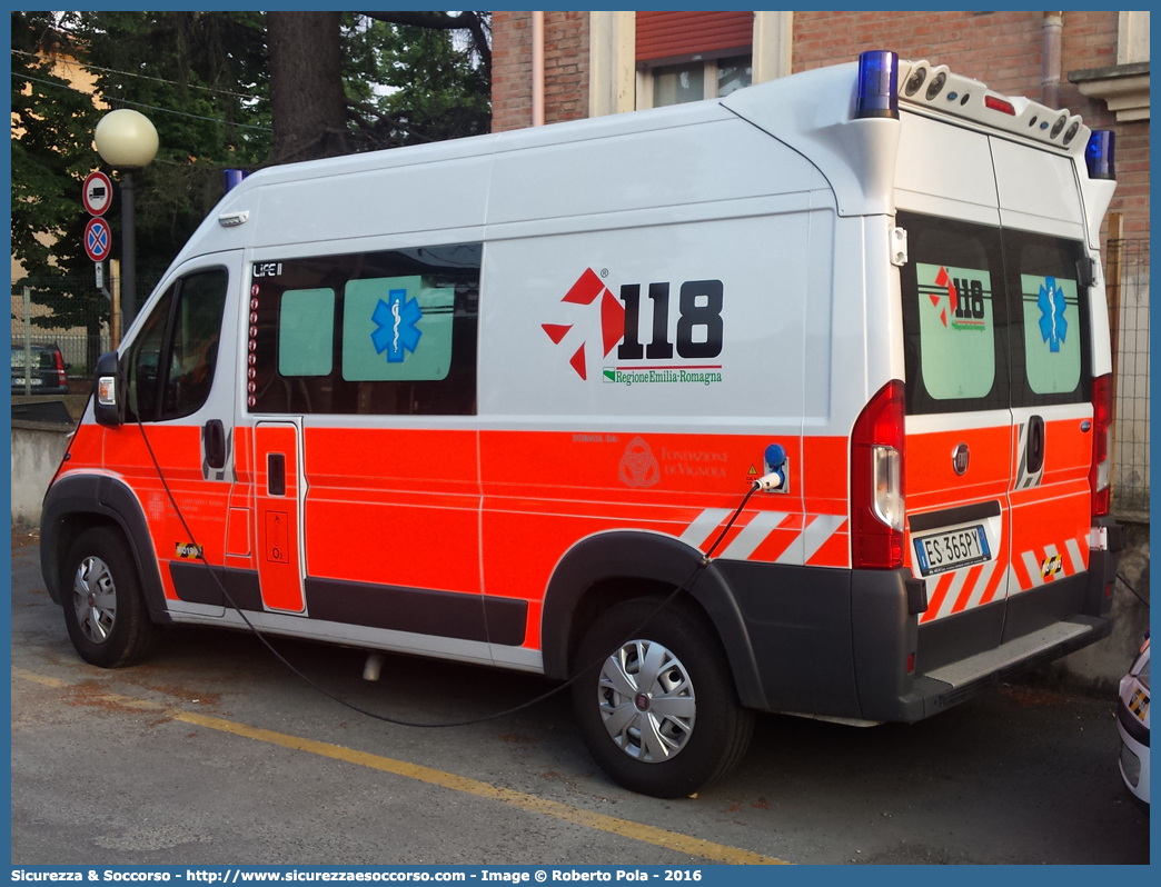 MO 1902
118 Modena Soccorso
Fiat Ducato III serie restyling
Allestitore Aricar S.p.A.
Parole chiave: 118;Modena;Soccorso;Ambulanza;Autoambulanza;Fiat;Ducato;X290;X 290;Aricar