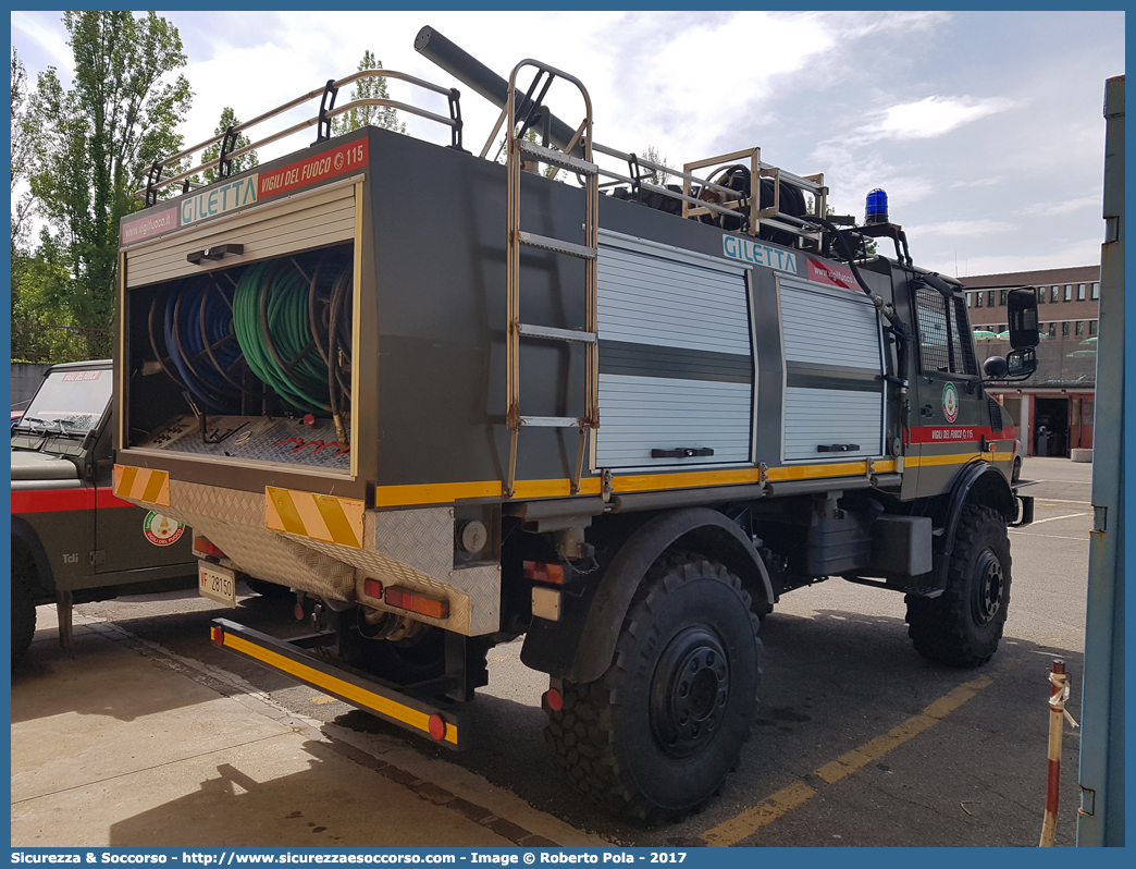 VF 28150
Corpo Nazionale Vigili del Fuoco
Servizio Antincendio Boschivo
Mercedes Benz Unimog 1650
Parole chiave: Corpo;Nazionale;Vigili del Fuoco;Vigili;Fuoco;AIB;A.I.B.;Servizio;Antincendio;Boschivo;Mercedes Benz;Unimog;1650