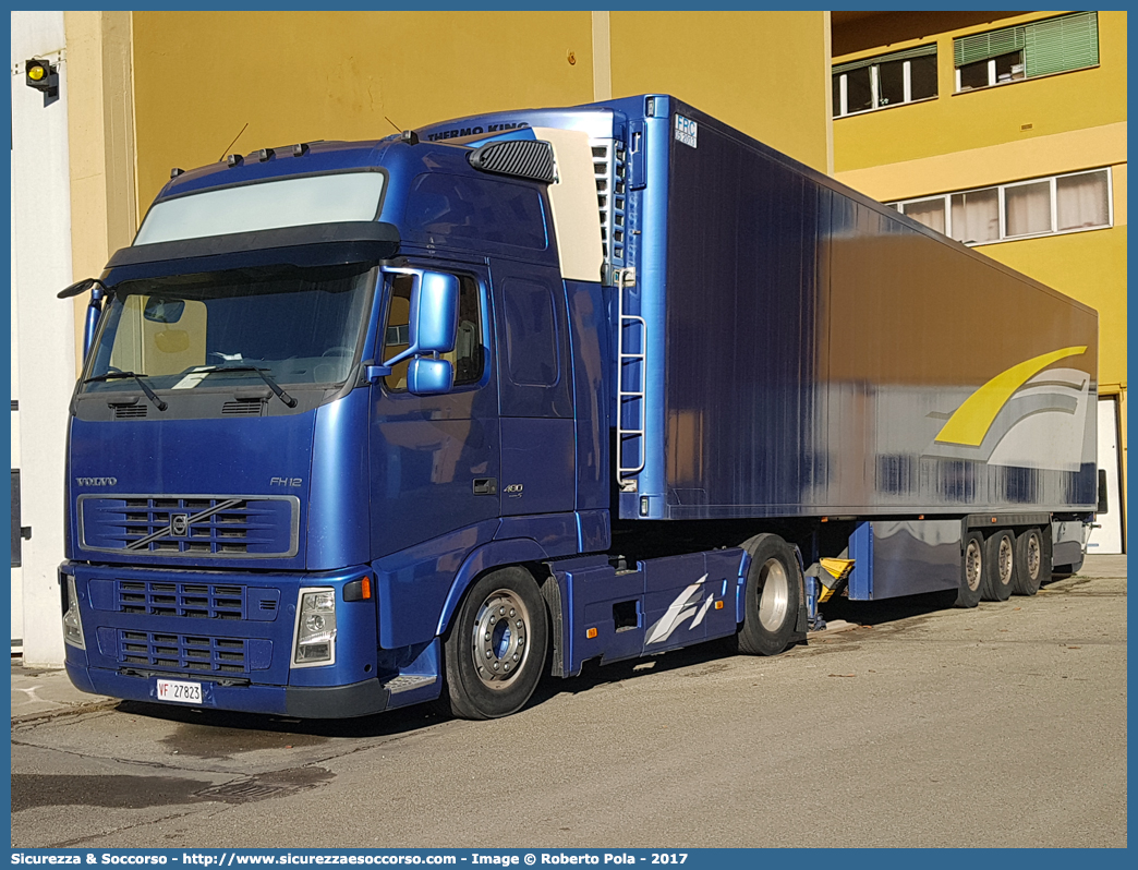 VF 27823
Corpo Nazionale Vigili del Fuoco
Volvo FH12 480
Parole chiave: VF;V.F.;VVF;V.V.F.;Corpo;Nazionale;Vigili del Fuoco;Vigili;Fuoco;Autocarro;Autofurgone;Volvo;FH12:FH 12