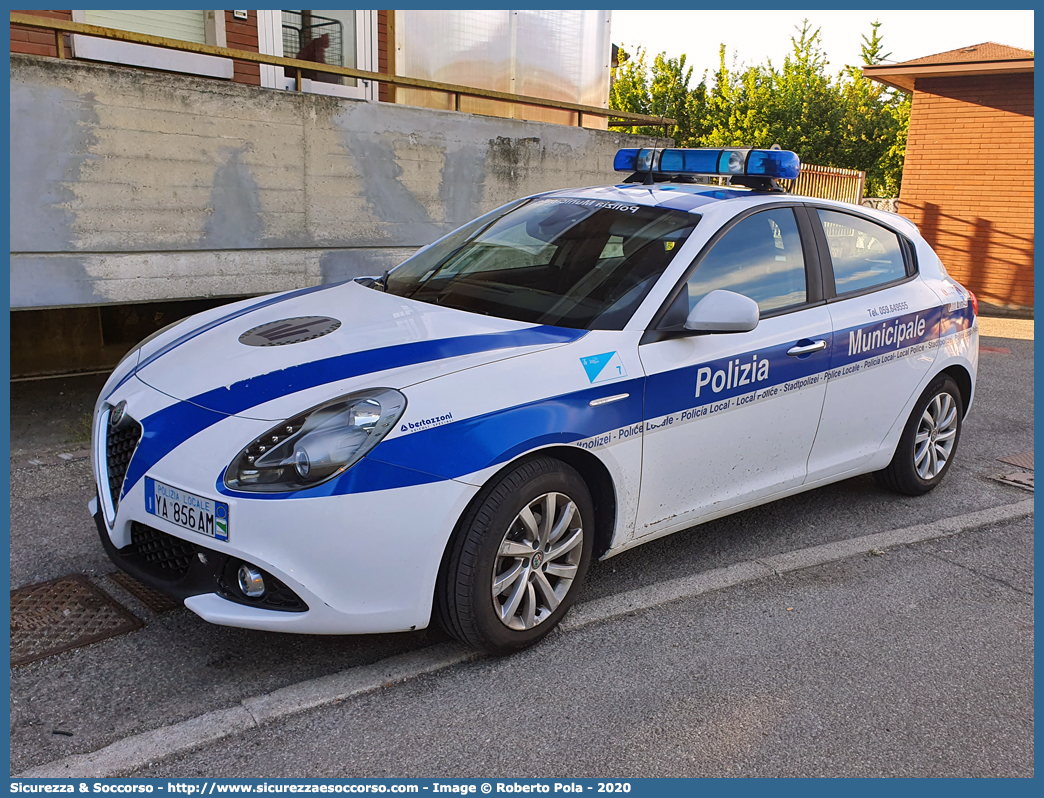 Polizia Locale YA856AM
Polizia Municipale
Unione Terre d'Argine
Alfa Romeo Nuova Giulietta
I serie II restyling
Allestitore Bertazzoni S.r.l.
Parole chiave: Polizia;Locale;Municipale;Terre d&#039;Argine;Terre Argine;Campogalliano;Carpi;Novi di Modena;Soliera;Alfa Romeo;Nuova Giulietta;YA858AM;YA 858 AM