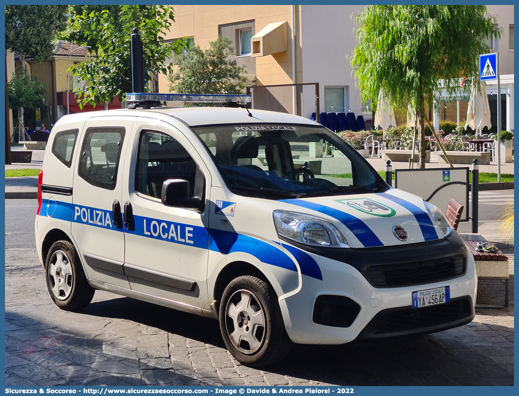 Polizia Locale YA456AP
Polizia Locale
Comune di Gradara
Fiat Qubo I serie restyling
Allestitore Focaccia Group S.r.l.
Parole chiave: Polizia;Locale;Municipale;Gradara;Fiat;Qubo;Focaccia;YA456AP;YA 456 AP