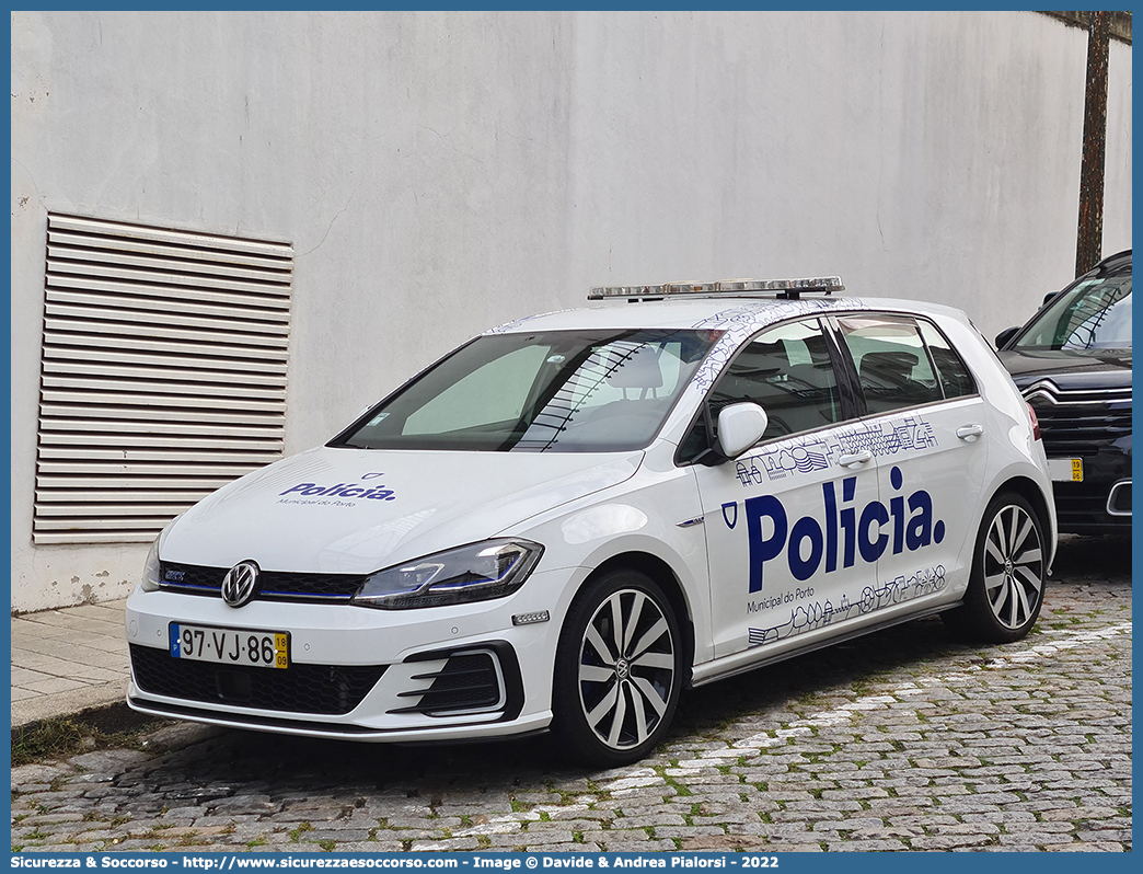 -
República Portuguesa
Policia Municipal do Porto
Volkswagen Golf VII generation restyling
Parole chiave: Repubblica;Portoghese;República;Portuguesa;Polícia;Municipal;Polícia Municipal do Porto;Porto;Volkswagen;Golf;GTE