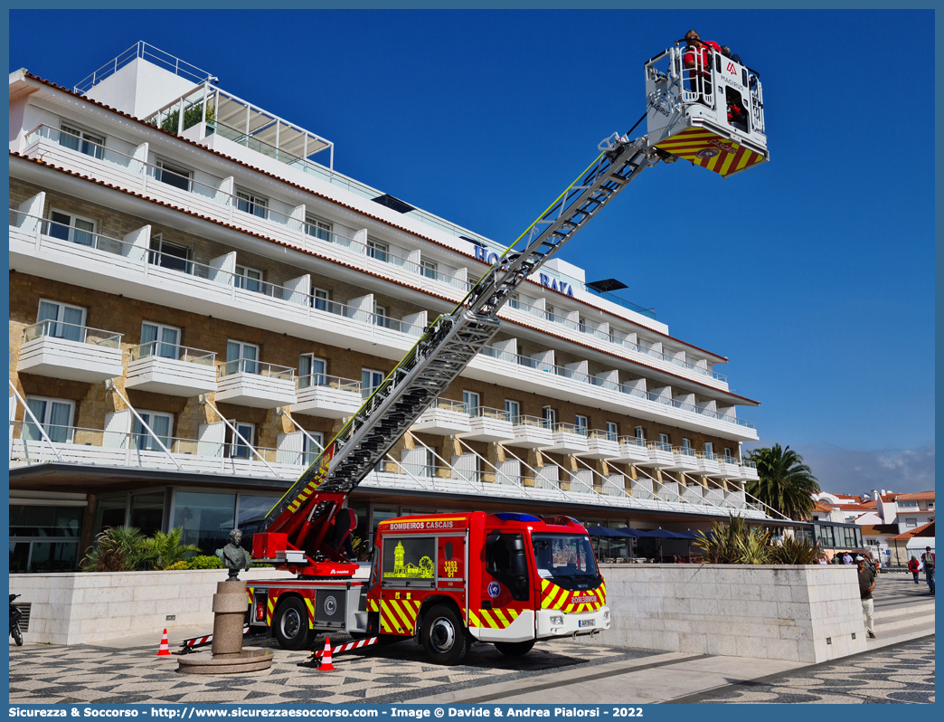 1103 VE32 01
República Portuguesa
Bombeiros Voluntários de Cascais
Iveco EuroCargo 160E32 Low Profile
IV generation
Parole chiave: República;Portuguesa;Bombeiros;Voluntários;Cascais;Iveco;EuroCargo;Euro Cargo;160E32;160 E 32;Low;Profile