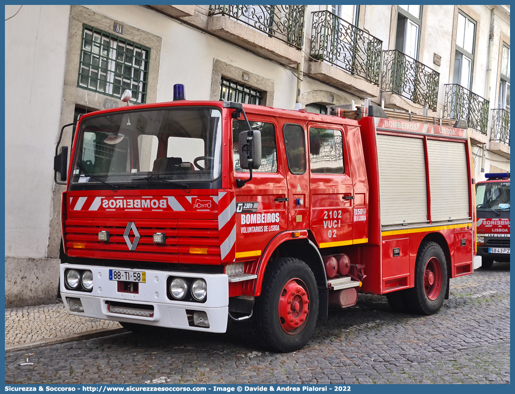 2102 VUCI 02
República Portuguesa
Bombeiros Voluntários de Lisboa
Renault G230
Parole chiave: República;Portuguesa;Bombeiros;Voluntários;Lisboa;Renault;G230;G 230