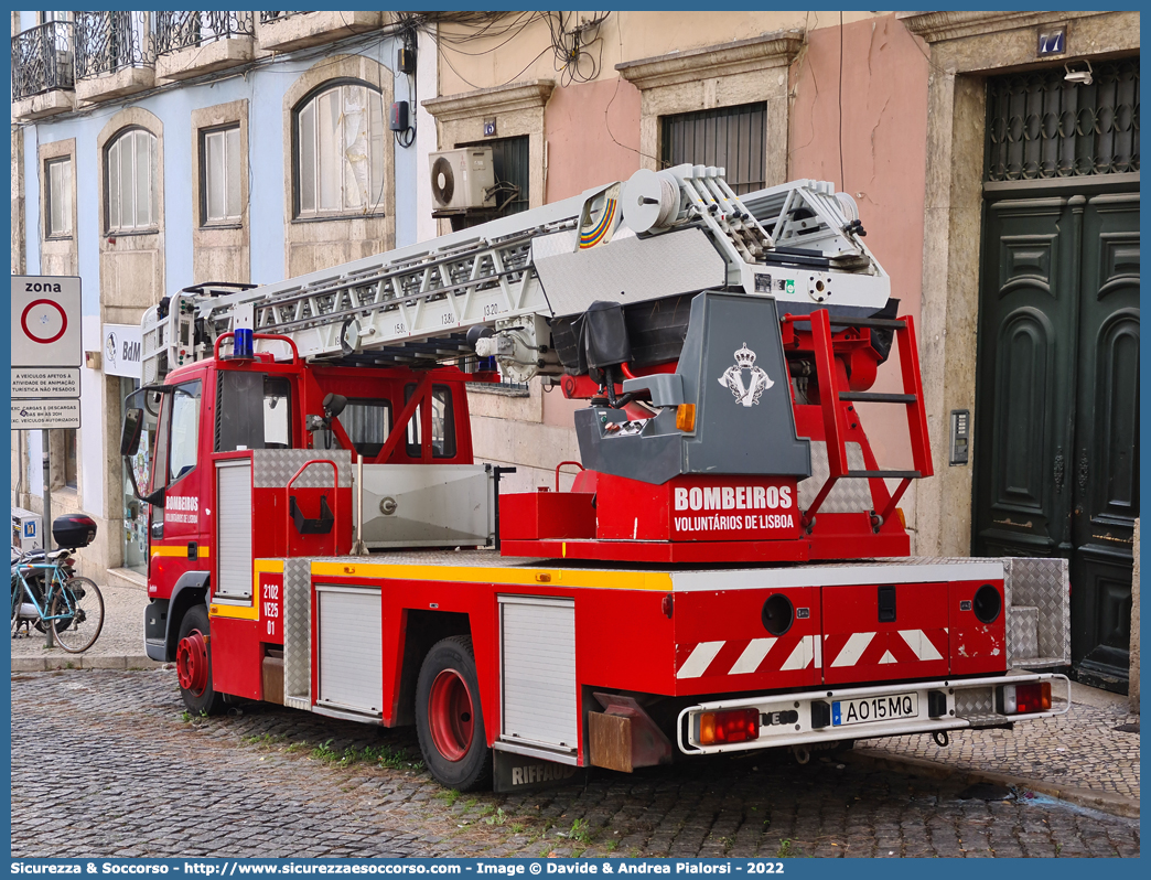 2102 VE25 01
República Portuguesa
Bombeiros Voluntários de Lisboa
Iveco EuroCargo 100E18 I generation
Parole chiave: República;Portuguesa;Bombeiros;Voluntários;Lisboa;Iveco;EuroCargo;Euro Cargo;100E18;100 E 18