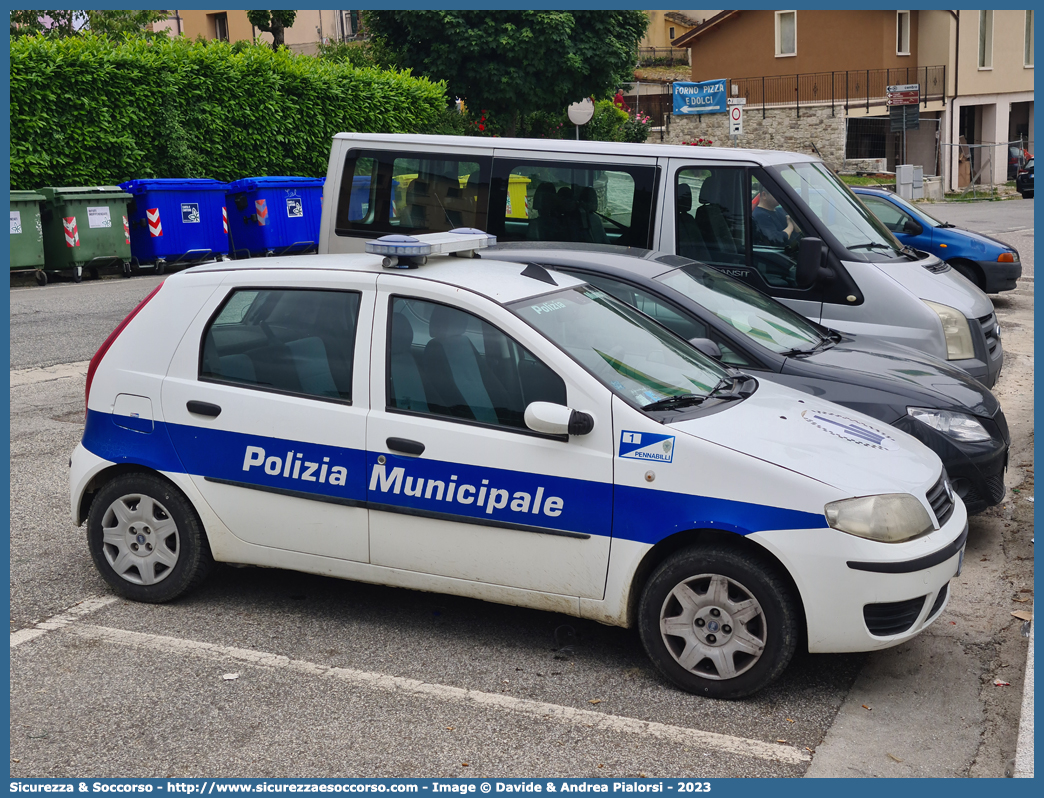 -
Polizia Municipale
Comune di Pennabilli
Fiat Punto III serie
(variante)
Parole chiave: Polizia;Locale;Municipale;Pennabilli;Fiat;Punto