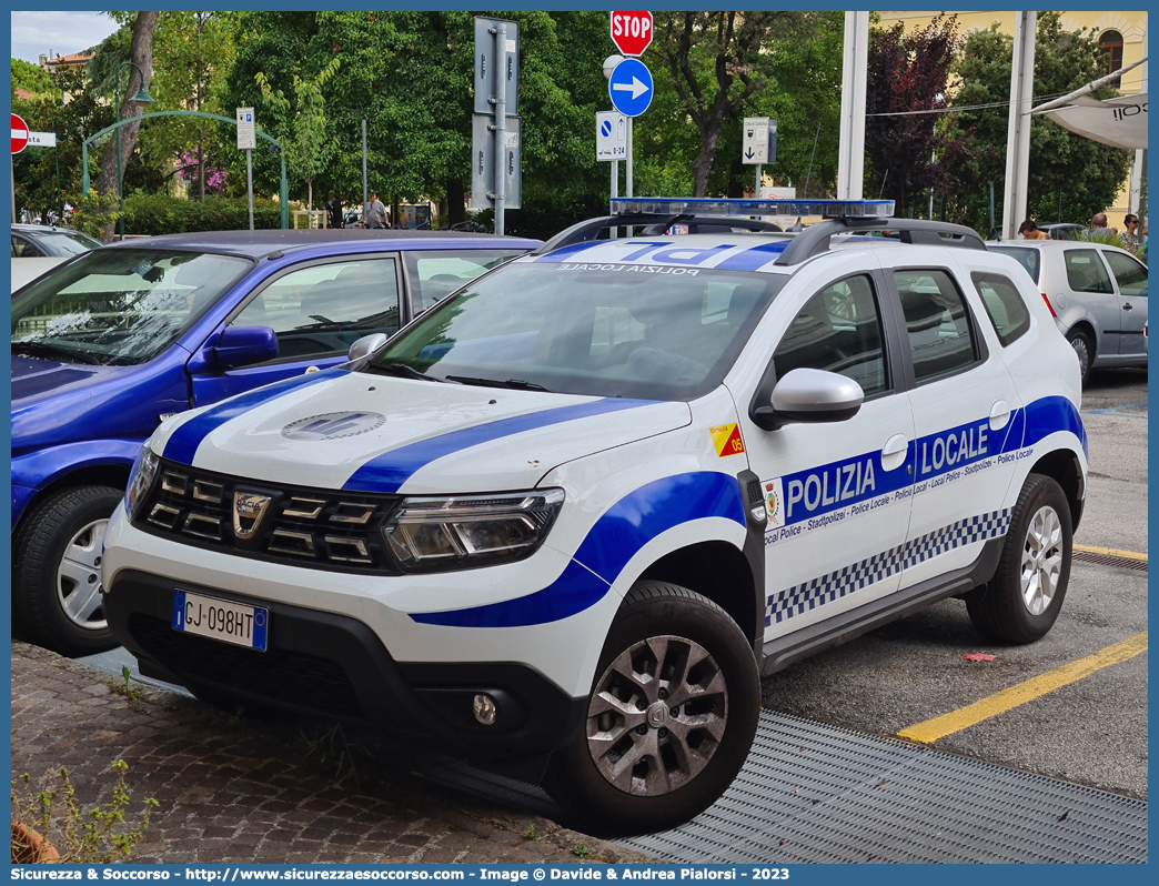 -
Polizia Locale
Comune di Cattolica
Dacia Duster II serie
Allestitore Focaccia Group S.r.l.
Parole chiave: Polizia;Locale;Municipale;Cattolica;Dacia;Duster;Focaccia