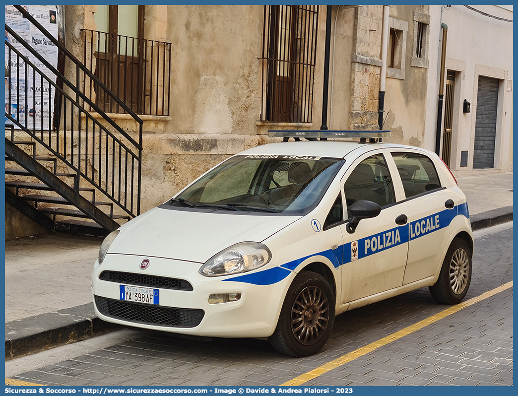 Polizia Locale YA398AF
Polizia Locale
Comune di Noto
Fiat Punto IV serie
Allestitore Ciabilli S.r.l.
Parole chiave: Polizia;Locale;Municipale;Noto;Fiat;Punto;Ciabilli;YA398AF;YA 398 AF