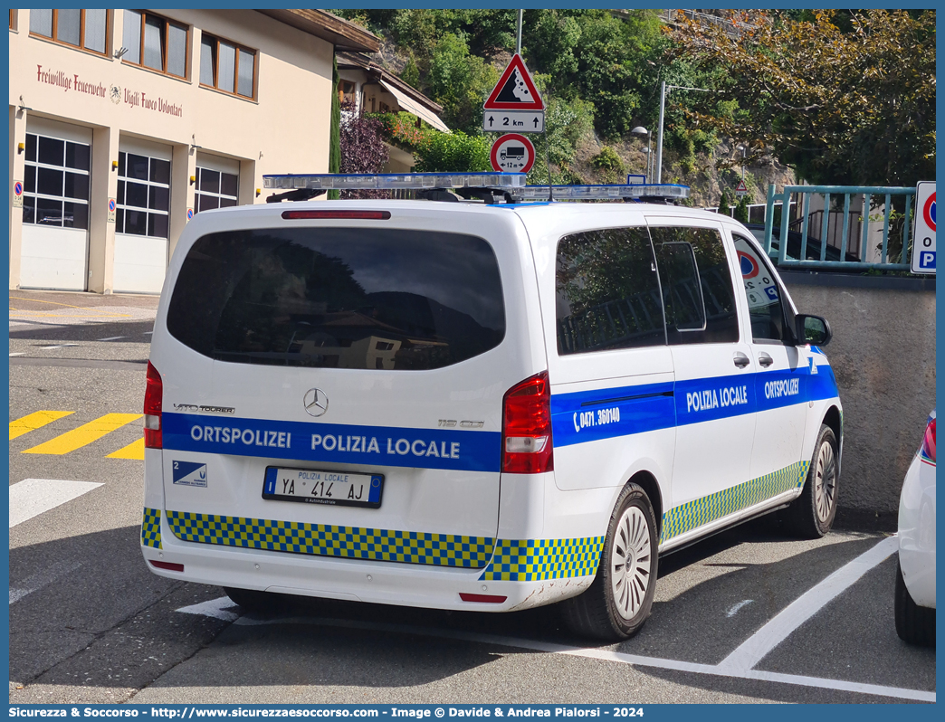 Polizia Locale YA414AJ
Polizia Locale
Comune di Cornedo all'Isarco
Mercedes Benz Classe V III serie
Allestitore Focaccia Group S.r.l.

Parole chiave: Polizia;Locale;Municipale;Cornedo all'Isarco;Cornedo all Isarco;Karneid;Mercedes Benz;Classe;V;Vito;Focaccia;YA414AJ;YA 414 AJ