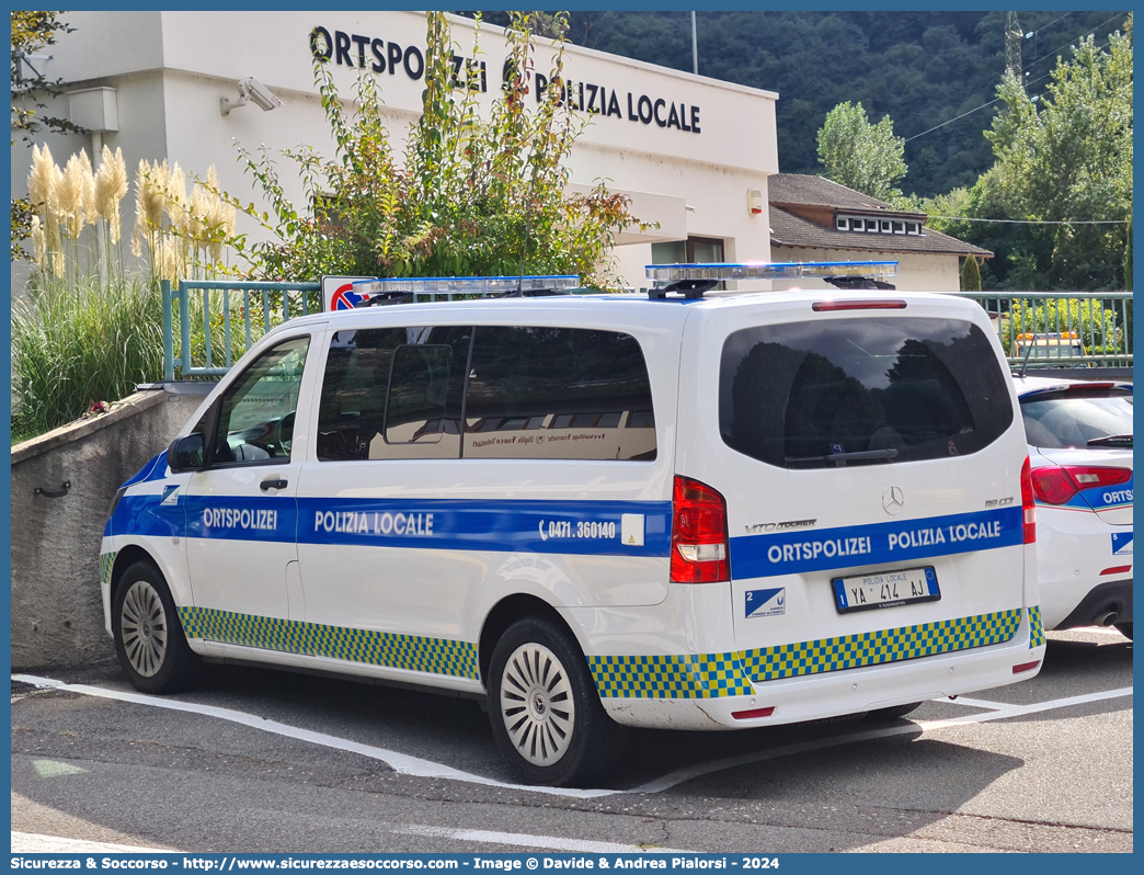 Polizia Locale YA414AJ
Polizia Locale
Comune di Cornedo all'Isarco
Mercedes Benz Classe V III serie
Allestitore Focaccia Group S.r.l.

Parole chiave: Polizia;Locale;Municipale;Cornedo all'Isarco;Cornedo all Isarco;Karneid;Mercedes Benz;Classe;V;Vito;Focaccia;YA414AJ;YA 414 AJ