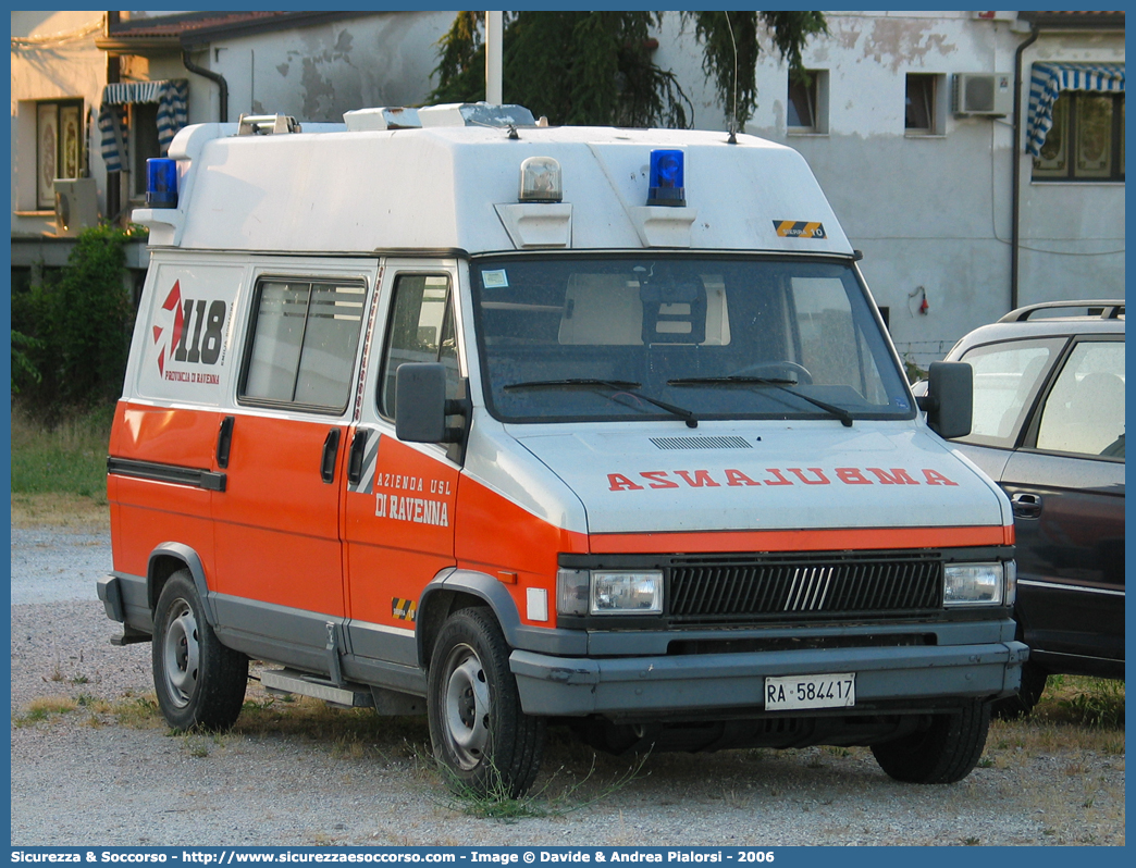 RA 10
118 Romagna Soccorso
Ambito Territoriale di Ravenna
Fiat Ducato I serie restyling
Allestitore Grazia
Parole chiave: 118;Romagna;Ravenna;Soccorso;Ambulanza;Autoambulanza;Fiat;Ducato;Grazia