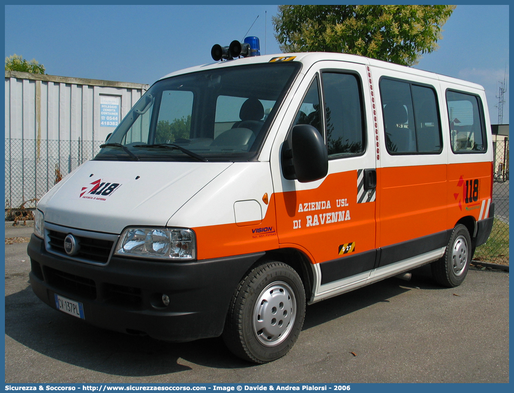 RA 27
118 Romagna Soccorso
Ambito Territoriale di Ravenna
Fiat Ducato II serie restyling
Allestitore Vision S.r.l.
Parole chiave: 118;Romagna;Ravenna;Soccorso;Fiat;Ducato;Vision