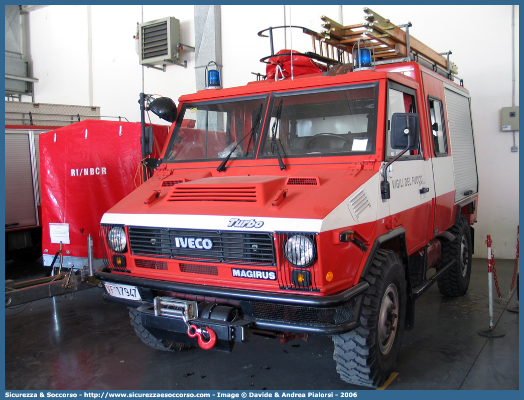 VF 17947
Corpo Nazionale Vigili del Fuoco
Iveco 40-10WM
Allestitore Iveco Magirus
Parole chiave: VF;V.F.;VVF;V.V.F.;Corpo;Nazionale;Vigili;del;Fuoco;Polisoccorso;Iveco;40-10WM;40;10;WM;VM90;VM 90;Magirus