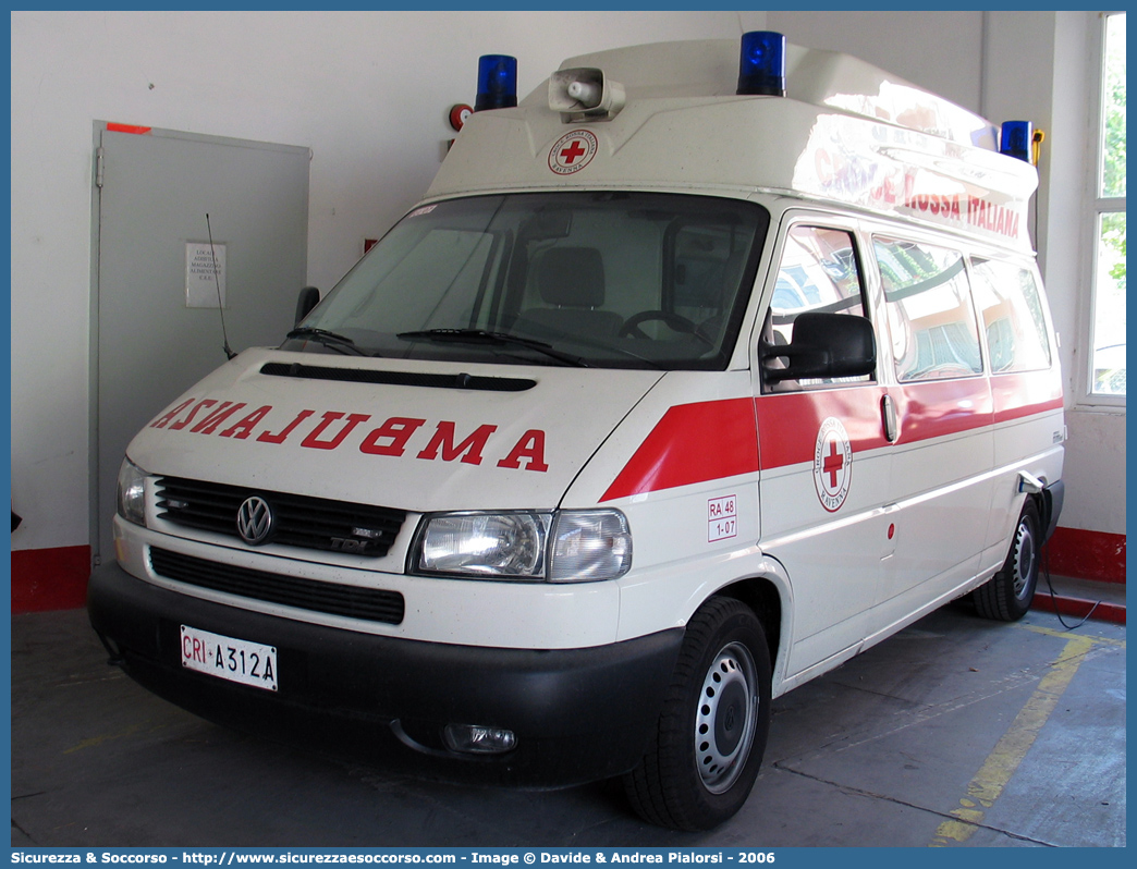 CRI A312A
Croce Rossa Italiana
Ravenna
Volkswagen Transporter T4 restyling
Allestitore EDM S.r.l.
Parole chiave: Croce;Rossa;Italiana;CRI;C.R.I.;Ambulanza;Volkswagen;Transporter;T4;Ravenna;EDM