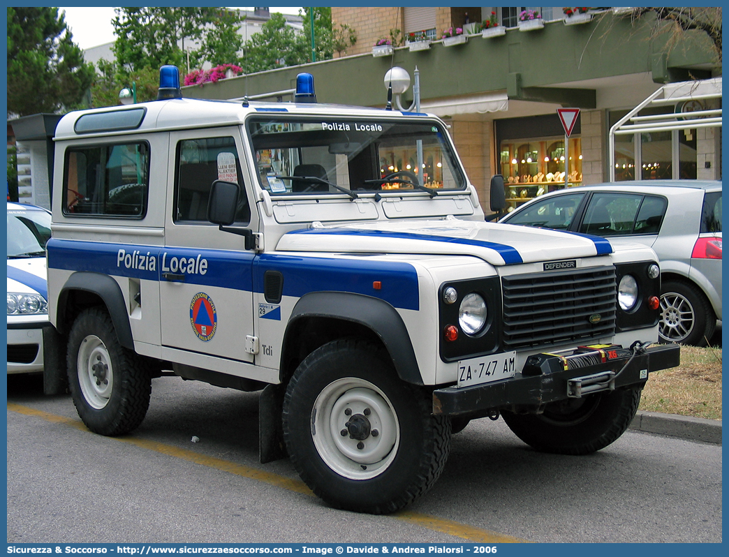 -
Polizia Locale
Comune di Bellaria Igea Marina
Land Rover Defender 90
Parole chiave: Polizia;Locale;Municipale;Bellaria;Igea Marina;Land Rover;Defender;90