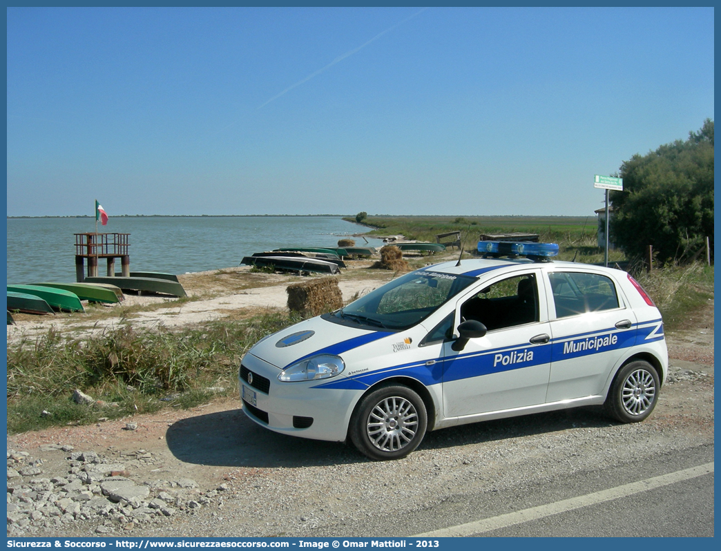 Polizia Locale YA172AD
Polizia Municipale
Unione Terre di Castelli
Fiat Grande Punto
Allestitore Bertazzoni S.r.l.
Parole chiave: Polizia;Locale;Municipale;Terre di Castelli;Castelnuovo Rangone;Spilamberto;Savignano sul Panaro;Vignola;Castelvetro di Modena;Marano sul Panaro;Guiglia;Zocca;Fiat;Grande Punto;YA172AD;YA 172 AD;Bertazzoni