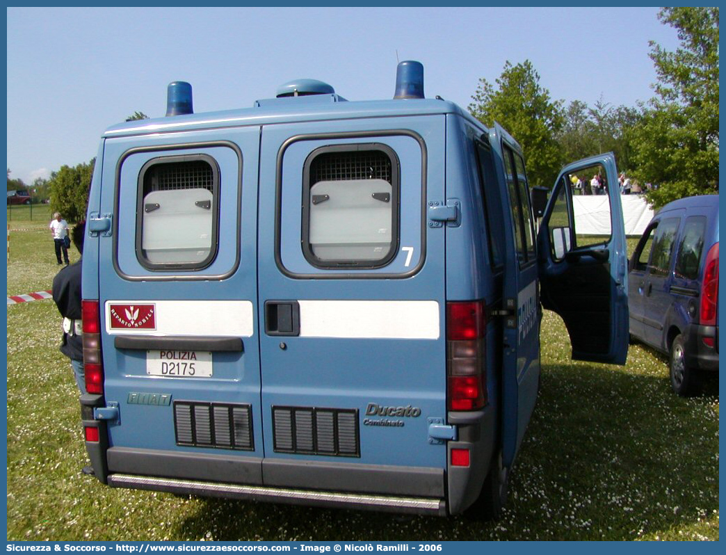 Polizia D2175
Polizia di Stato
Reparto Mobile
Cinofili
Fiat Ducato II serie
Parole chiave: Polizia;Stato;PS;P.S.;Reparto;Mobile;Cinofili;Fiat;Ducato